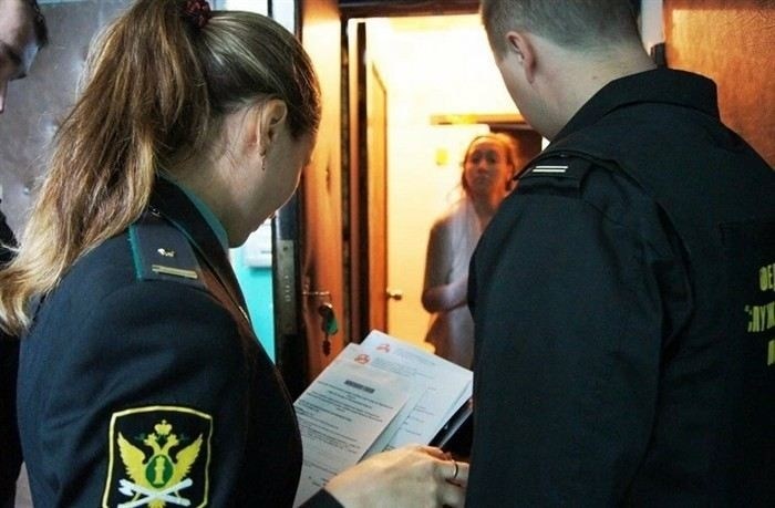 Раздел имущества при разводе: как защитить себя и бывшую супругу от судебных приставов?