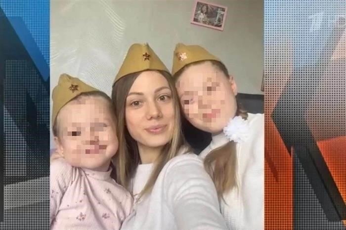 Следственный комитет и прокуратура изучают значение жеста восьмилетней девочки, появившейся в программе федерального канала. Жест очень напоминал международный знак домашнего насилия. Кадры, на которых бывшие супруги борются за опеку над дочерью, активно обсуждаются в социальных сетях