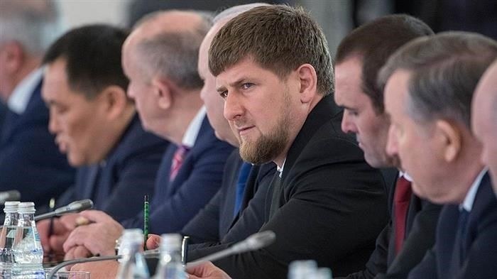 Внутренние разногласия перешли на политический уровень