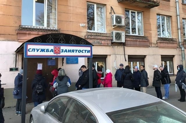 Может ли банк не передавать информацию о счетах приставам?