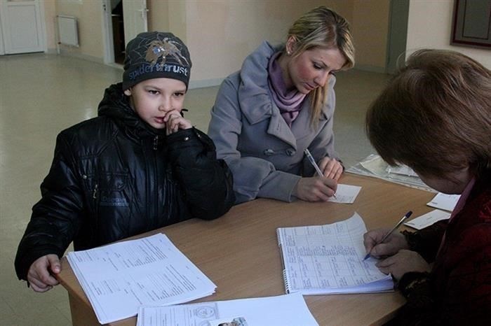 Можно ли записать ребенка в школу с временной регистрацией?
