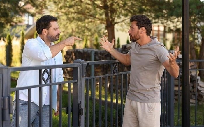 Процедура подачи иска в суд на соседку: этапы и сроки